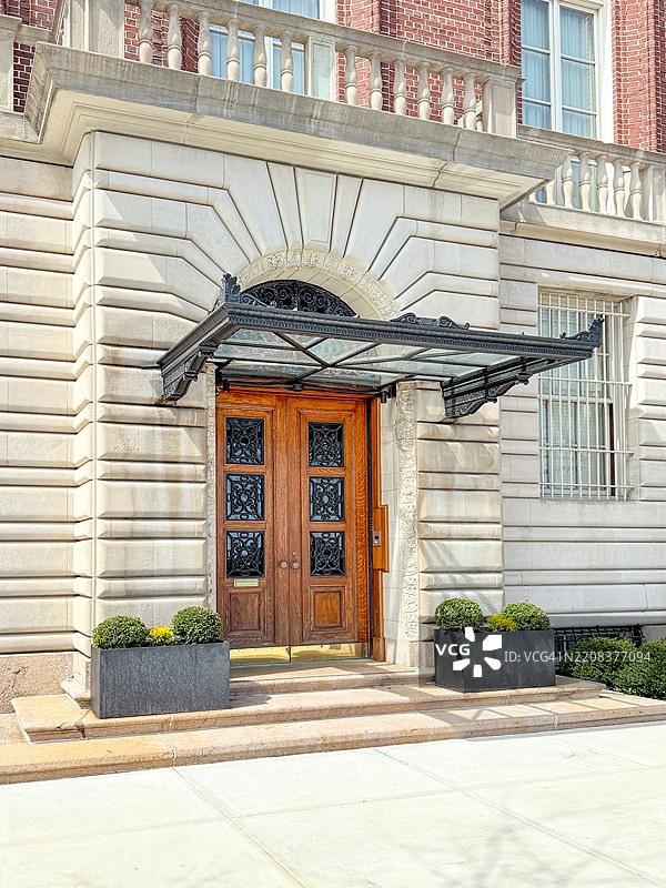 哥伦比亚大学总统府的入口，纽约市图片素材
