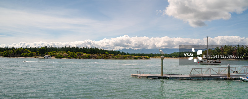 马普阿码头-对面是兔子岛-南岛。图片素材