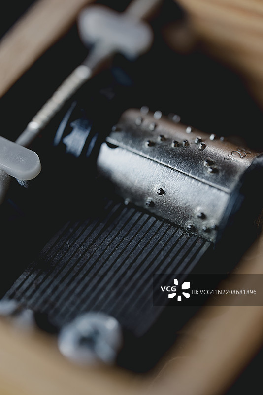 小型手摇风琴的特写镜头图片素材