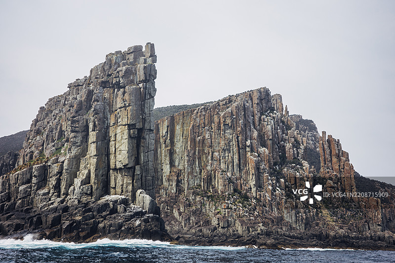 塔斯马尼亚波特亚瑟的塔斯曼岛国家公园保护区的海岸悬崖景观图片素材