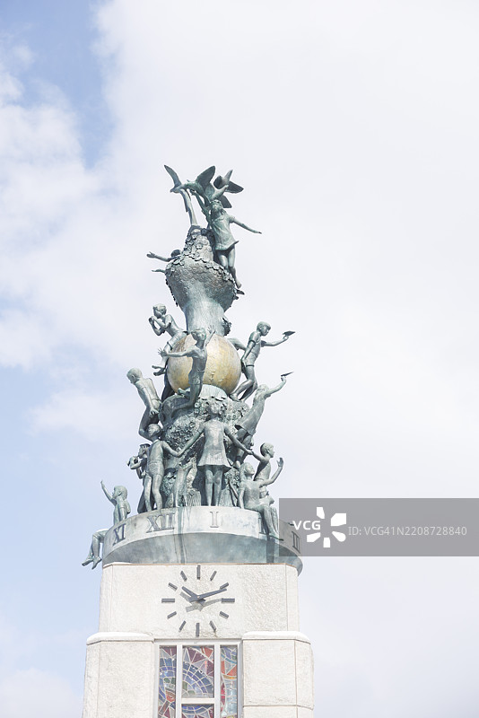 梦时钟21，鸟取市的地标建筑。在鸟取站北出口，作为县城的门户，一个展现优秀自然和文化的广场。图片素材