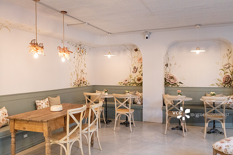 浪漫的空旷食品和饮料店图片素材