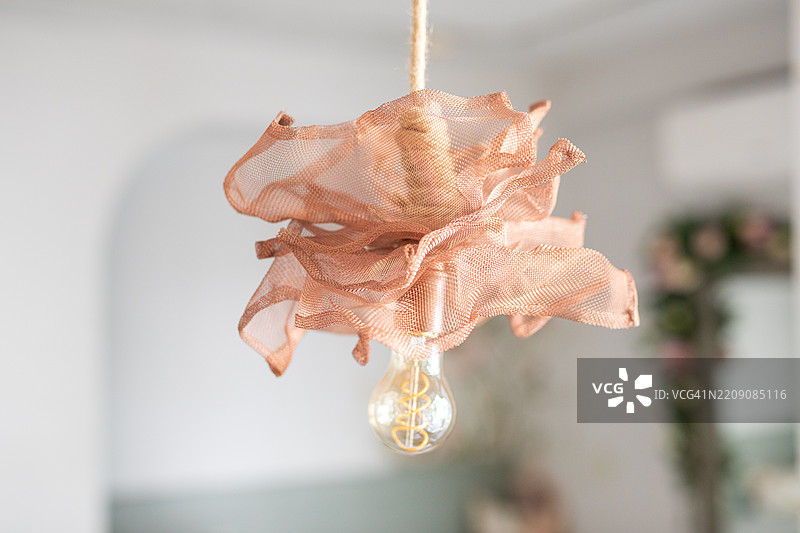手工设计吊灯的特写镜头图片素材