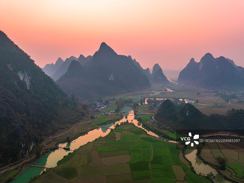 北越丰南奎山河日出图片素材