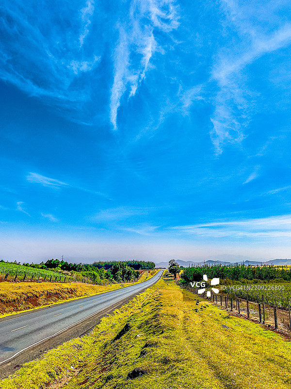 肯尼亚山梅鲁克尔马拉，基库尤克尔尼亚，加姆巴基尼亚，恩布基尼亚是一个已灭绝的火山图片素材