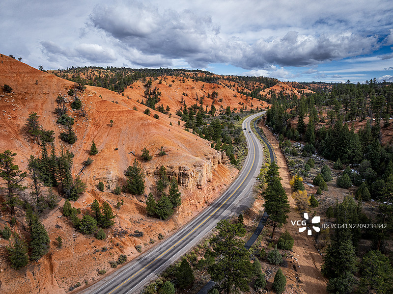 犹他州红峡谷中的道路图片素材