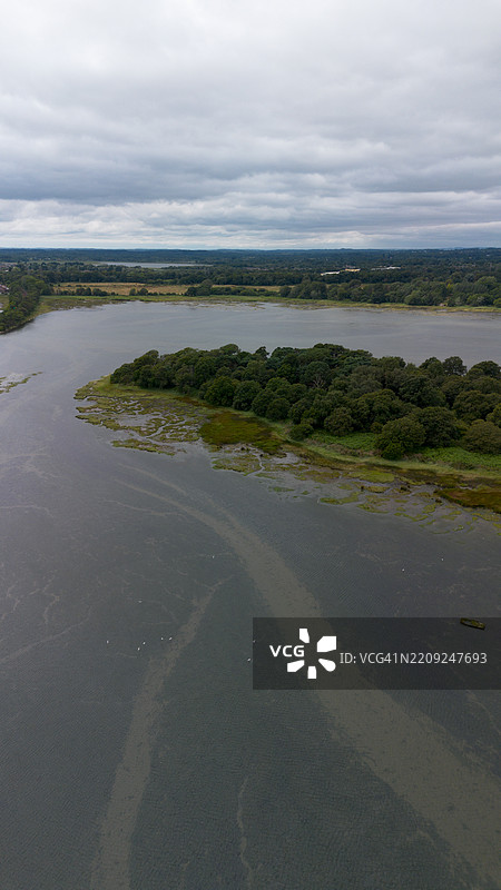 普尔港的霍尔斯湾垂直裁剪航拍照片图片素材
