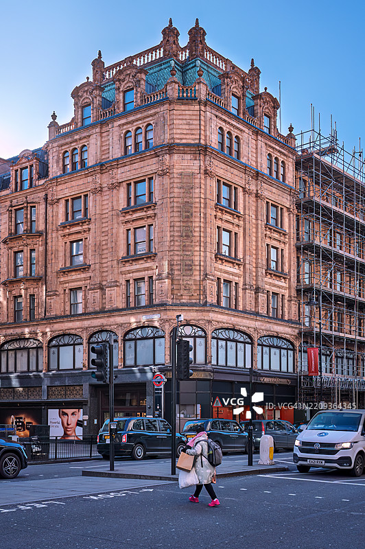 伦敦骑士桥布朗普顿路的哈罗德百货公司图片素材