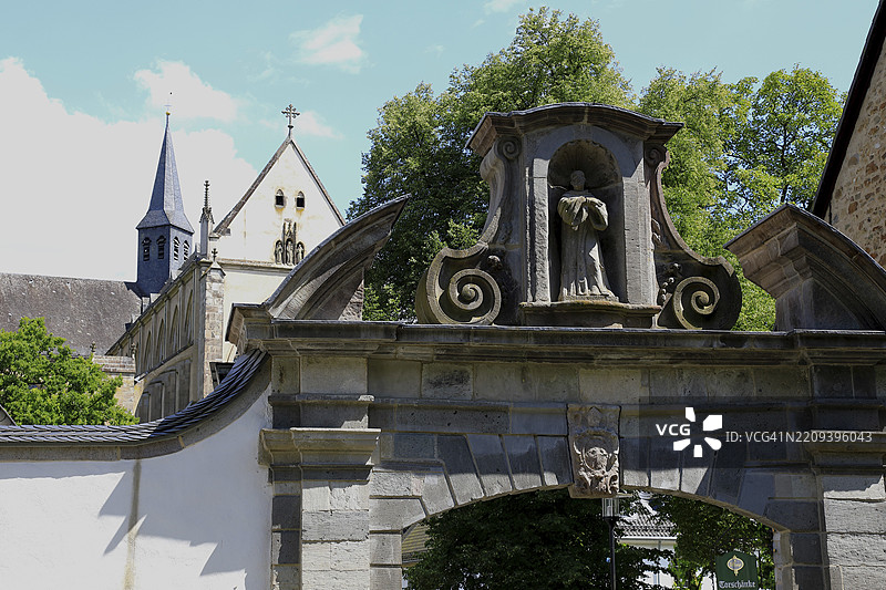 阿尔滕贝格大教堂的修道院场地上的塔楼,前阿尔滕贝格修道院教堂,由西方修道院于1133年建造,位于德国北莱茵-威斯特法伦州科隆行政区的莱茵-贝尔吉舍 Kreis。图片素材