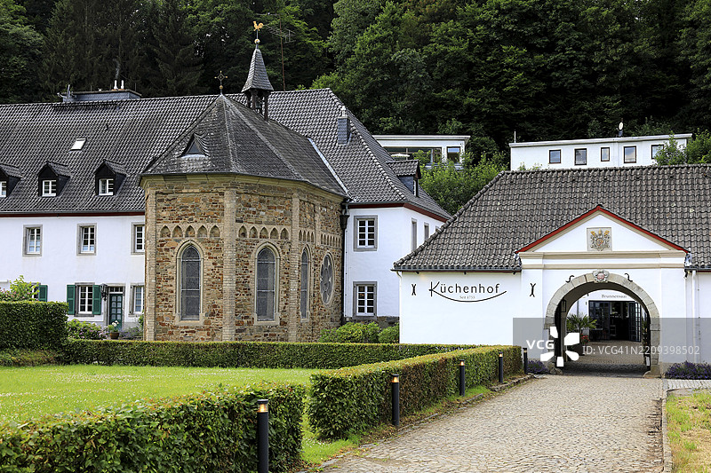 圣马克教堂,建于1225年,阿尔滕贝格大教堂的修道院建筑群,贝尔吉舍大教堂,阿尔滕贝格修道院的前修道院教堂,由西多会于1133年建造,莱茵-贝尔吉施县,科隆行政区,北莱茵-威斯特法伦,德国图片素材