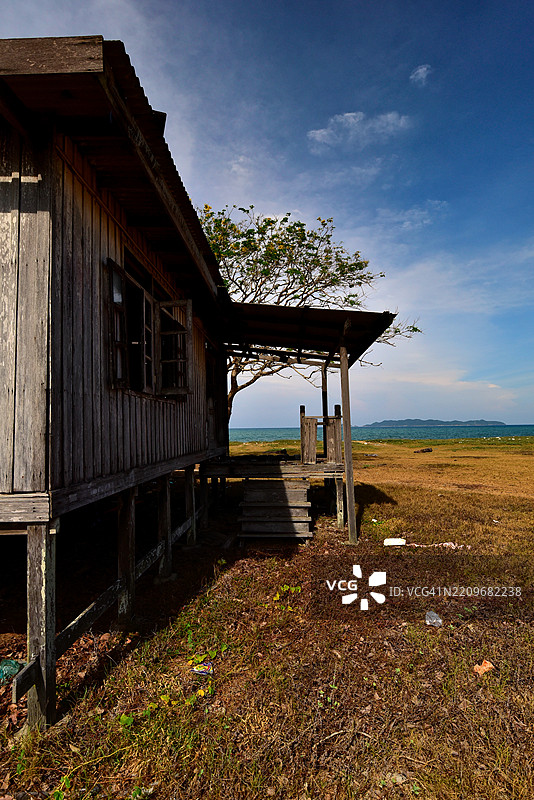 马来西亚登嘉楼马朗海边的美丽废弃房屋图片素材