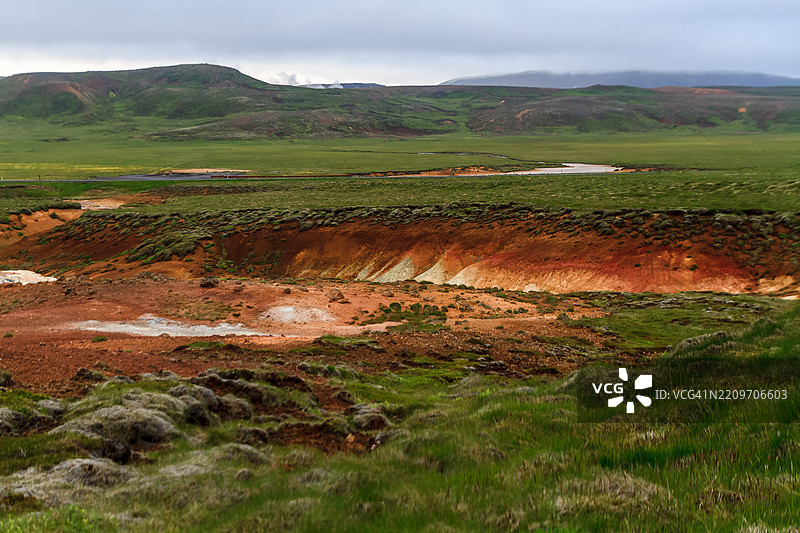 从冰岛雷克雅未克半岛的古努赫温泉冒出的蒸汽，雷克雅未克联合国教科文组织全球地质公园图片素材