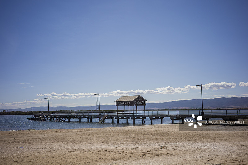 索洛蒙镇海滩的栈道，俯瞰弗林德斯山，南澳大利亚，皮里港图片素材