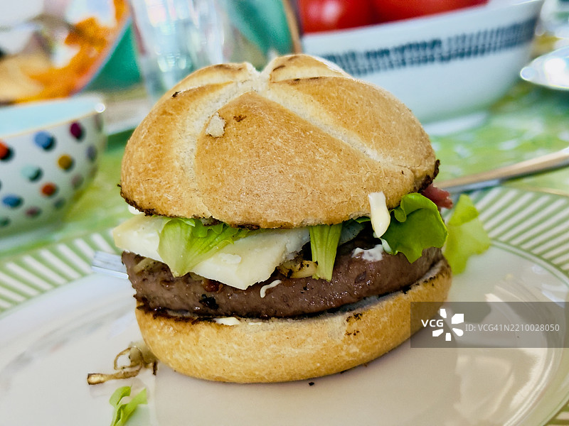 自制牛肉汉堡图片素材