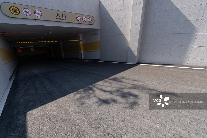 城市隧道入口与标识图片素材