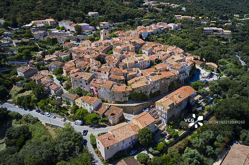 法国，瓦尔省，圣特罗佩半岛，拉马图埃尔村图片素材