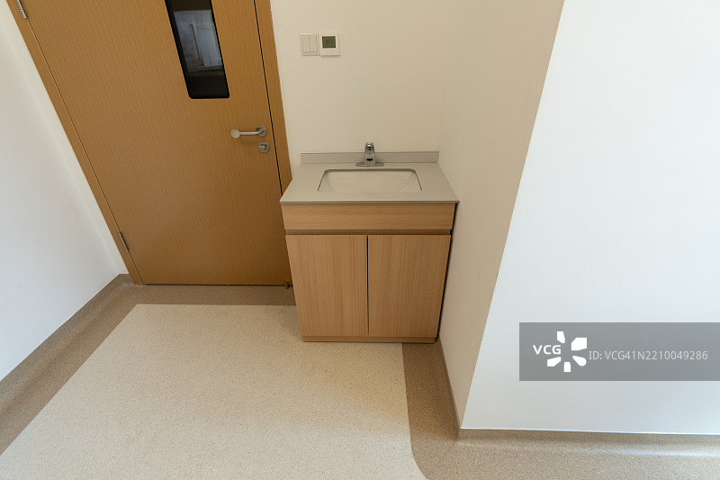 现代简约风格的浴室洗手台区域图片素材