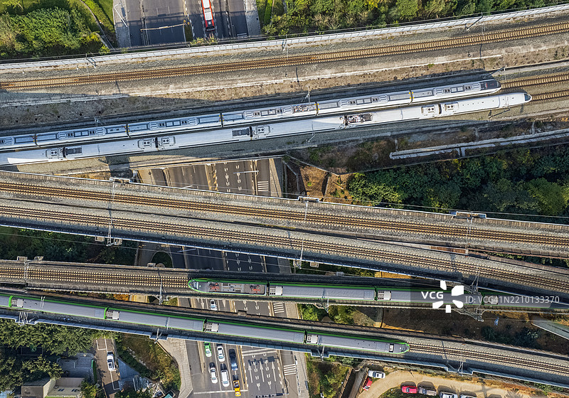 俯瞰成都密集的铁路和火车图片素材
