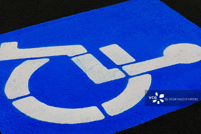 残疾人专用停车位图片素材