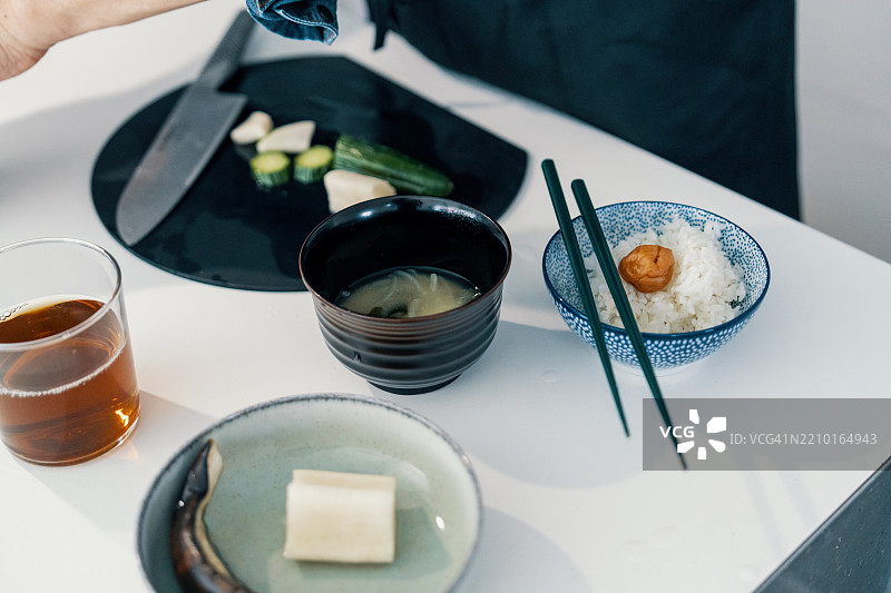 用传统发酵食品制作的菜肴图片素材