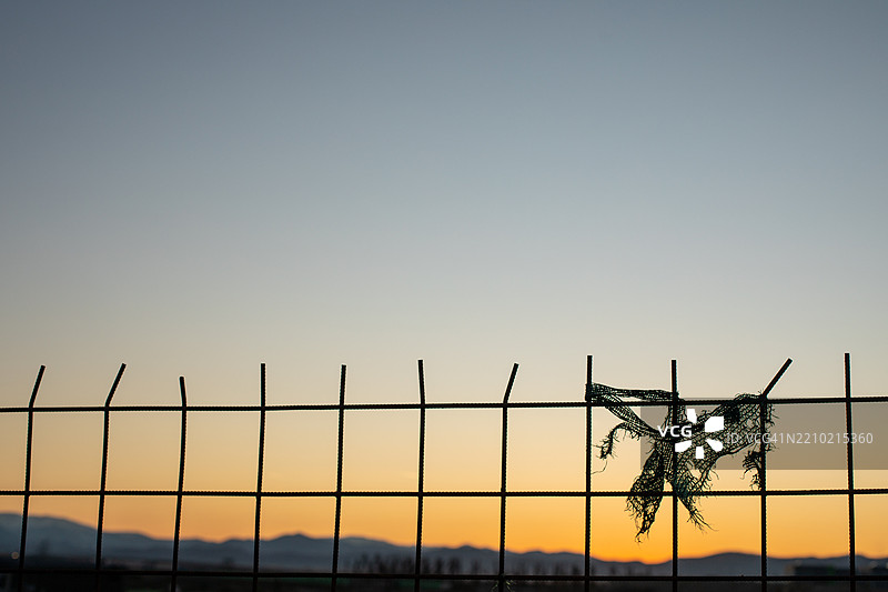 日落时分的建筑工地图片素材