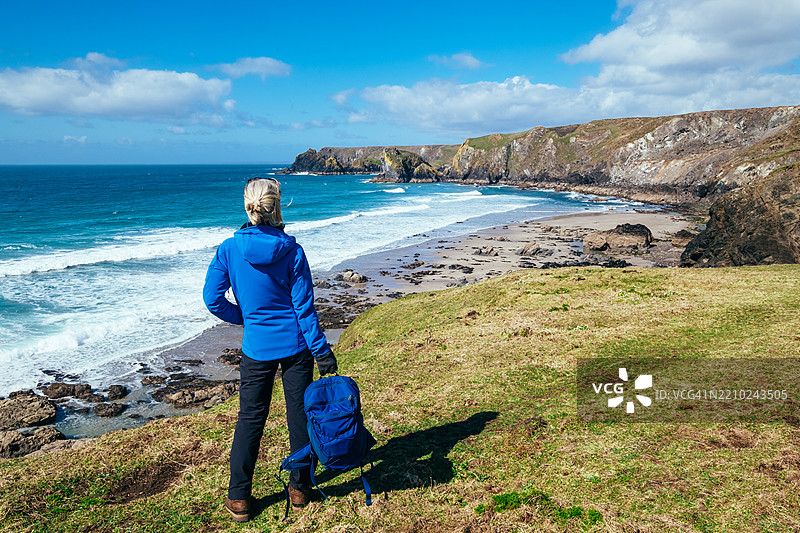 康沃尔郡，英国的蜥蜴角至基南斯湾沿海步道图片素材