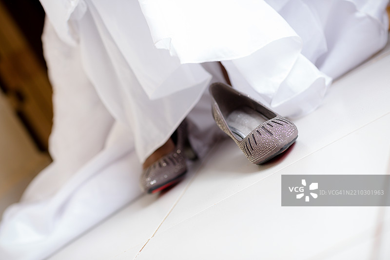 婚礼庆典新娘礼服蕾丝贴花刺绣图片素材