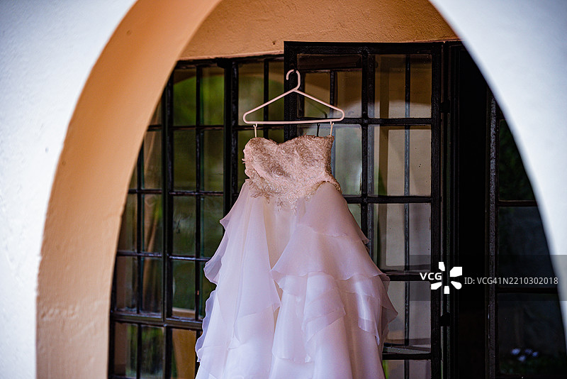 婚礼庆典新娘礼服蕾丝贴花刺绣图片素材