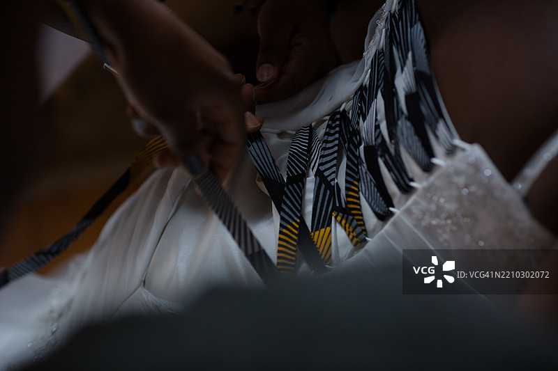 婚礼庆典新娘礼服蕾丝贴花刺绣图片素材