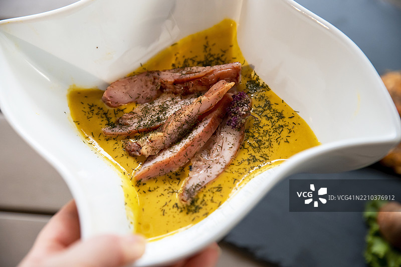 南瓜肉汤配莳萝香料图片素材