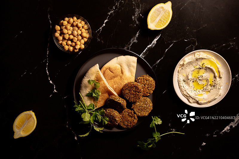 高角度视图的餐桌美食，纳什维尔，田纳西州，美国图片素材