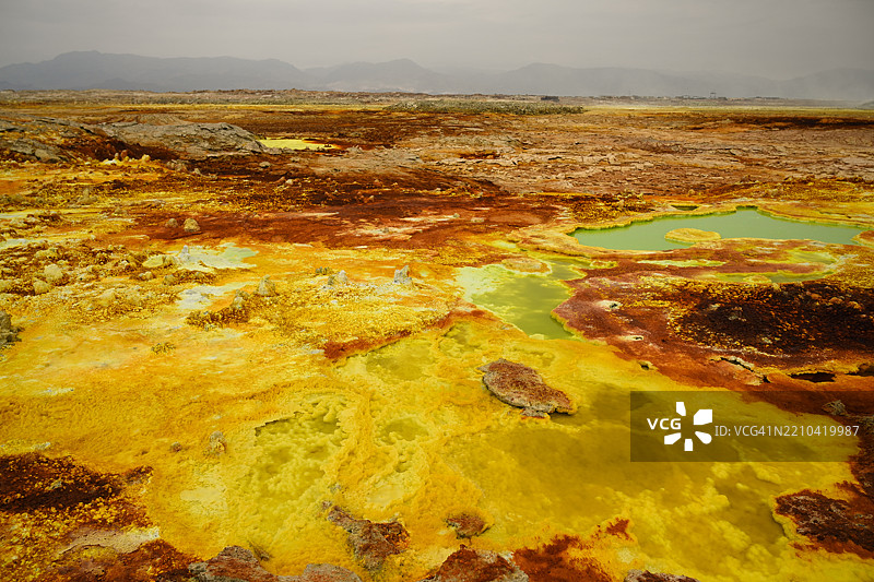 高角度视图的陆地岩石图片素材