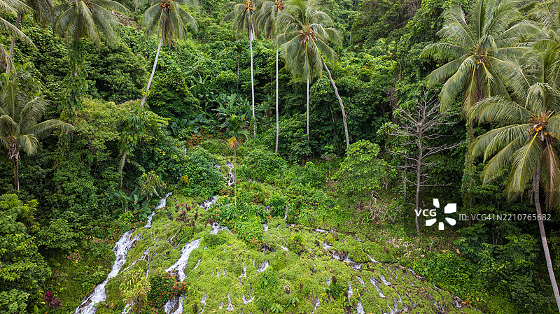 帕姆·科尔瓦拉瀑布，新爱尔兰，巴布亚新几内亚图片素材