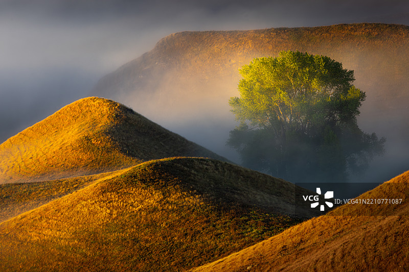 山脉与天空的美丽景色图片素材