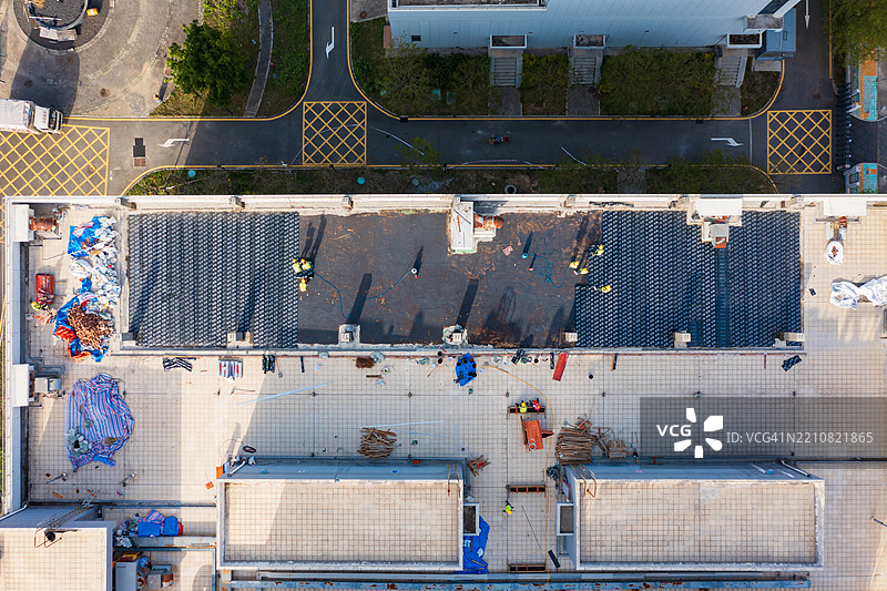 屋顶防水施工的航拍镜头图片素材