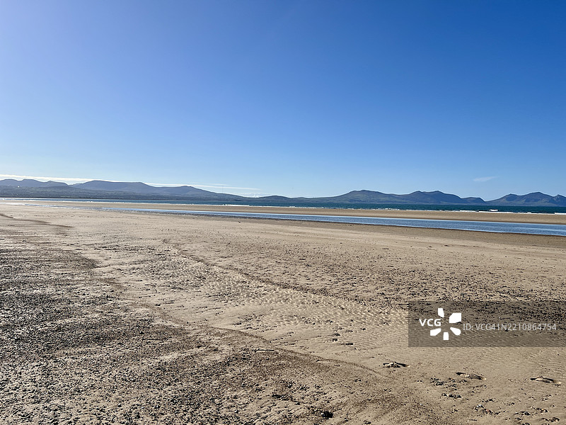 兰德温海滩（斯诺登山脉的景观）图片素材
