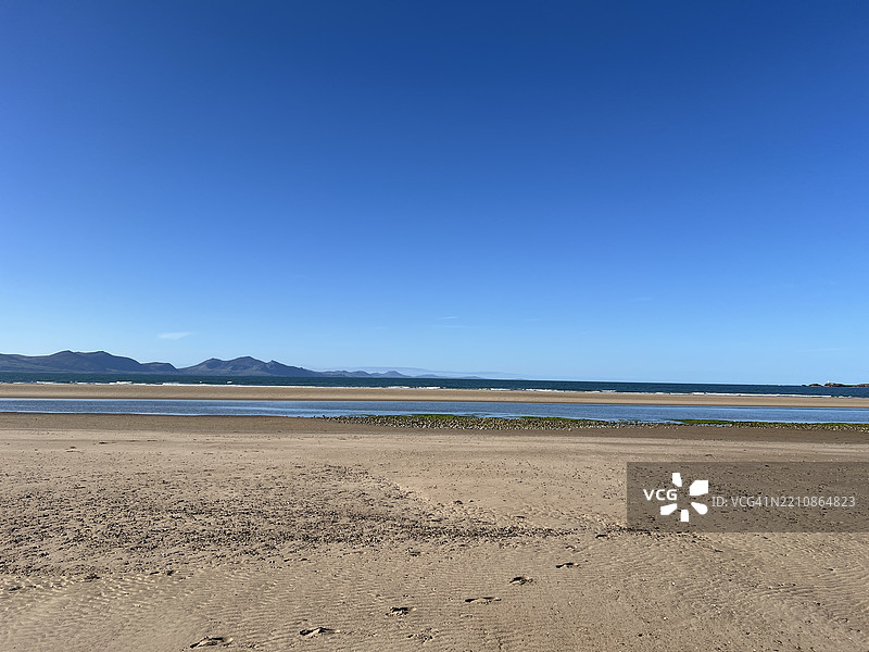 兰德温海滩（斯诺登山脉的景观）图片素材