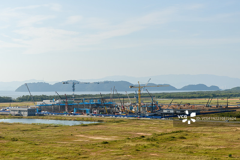 空地上正在建设的新工厂图片素材
