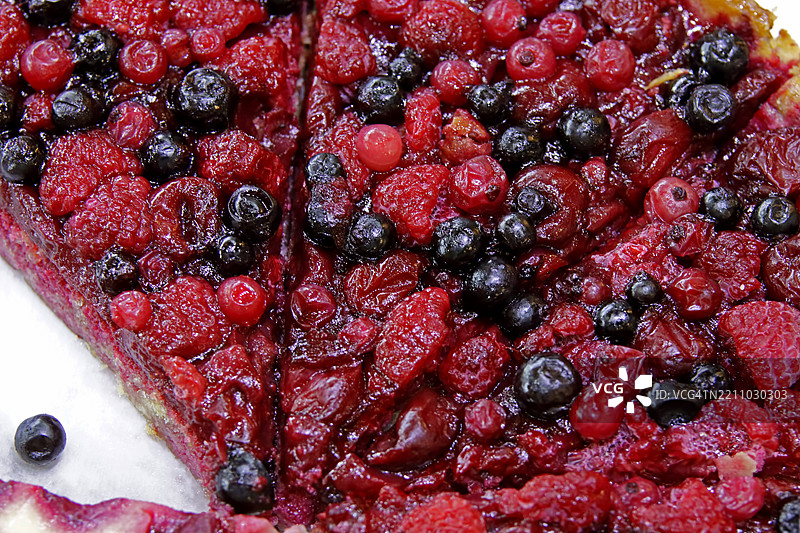 切成小块的浆果塔图片素材