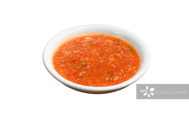 自制辣椒酱在白色背景上图片素材