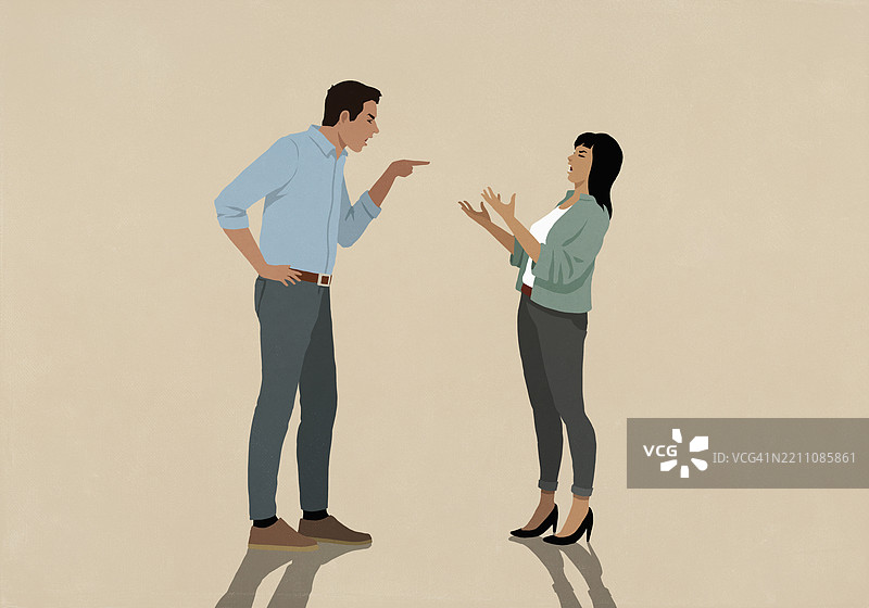 愤怒的情侣争吵，互相大喊并指责对方图片素材