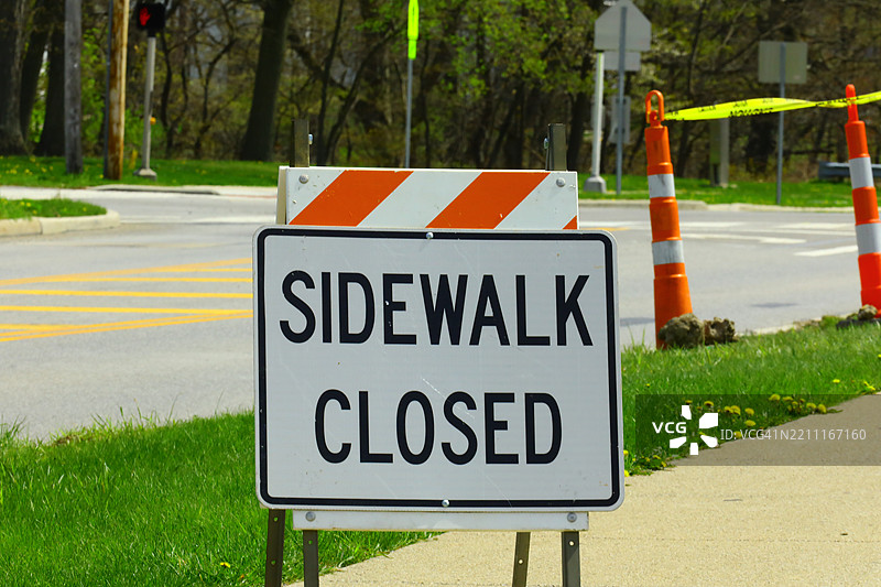 关闭人行道的通知标志图片素材