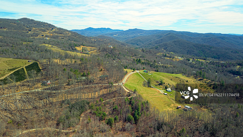 山上的房屋 - 蓝岭山脉 - 圣诞树农场图片素材