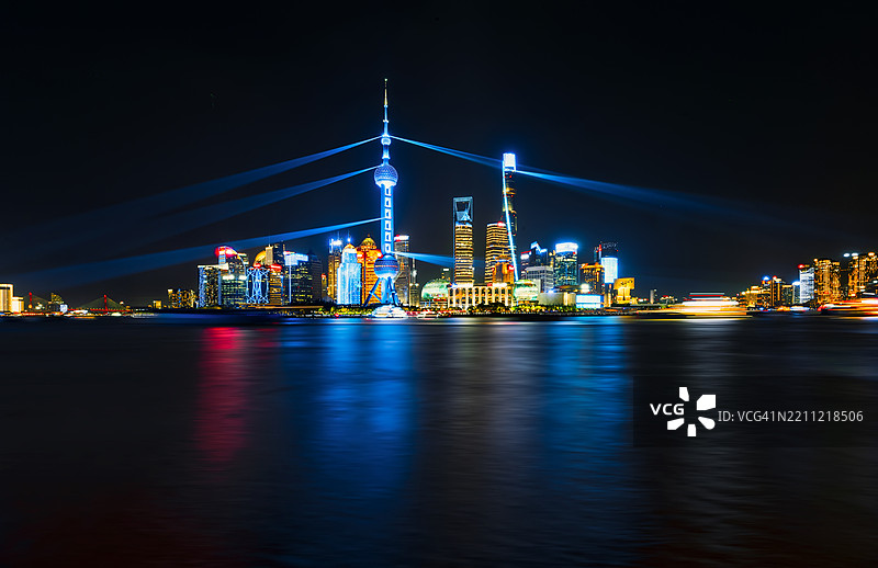 上海外滩的灯光秀图片素材