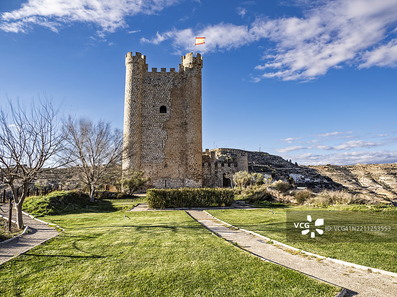 西班牙阿尔巴塞特省阿尔卡拉德胡卡尔市的城堡。图片素材