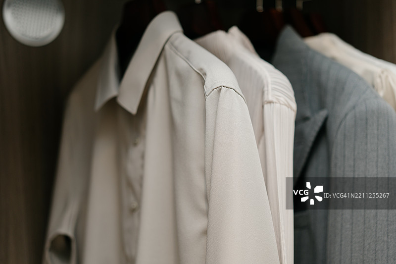衣柜里的衣服图片素材