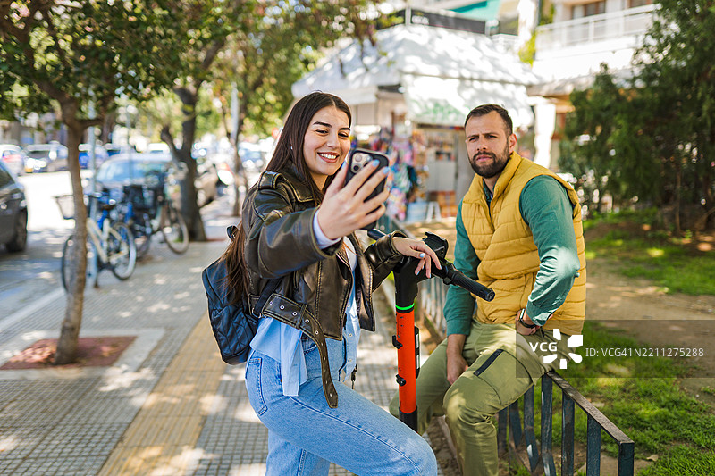 我将向你解释如何使用这个应用程序。图片素材