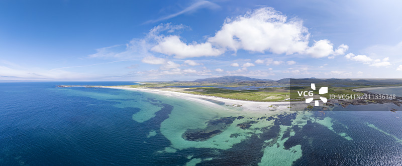 苏伊士岛南博伊斯代尔的鸟瞰图，展示了迷人的海岸线和宁静的自然风光图片素材