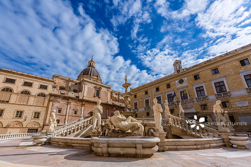 巴勒莫的普雷托里亚广场和普雷托里亚喷泉，西西里岛，意大利图片素材