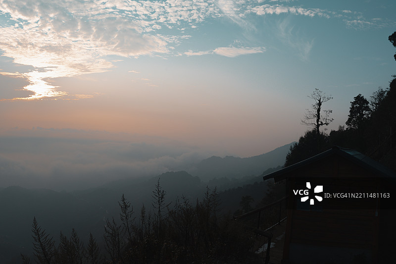 从月亮民宿塔许亚的山景图片素材